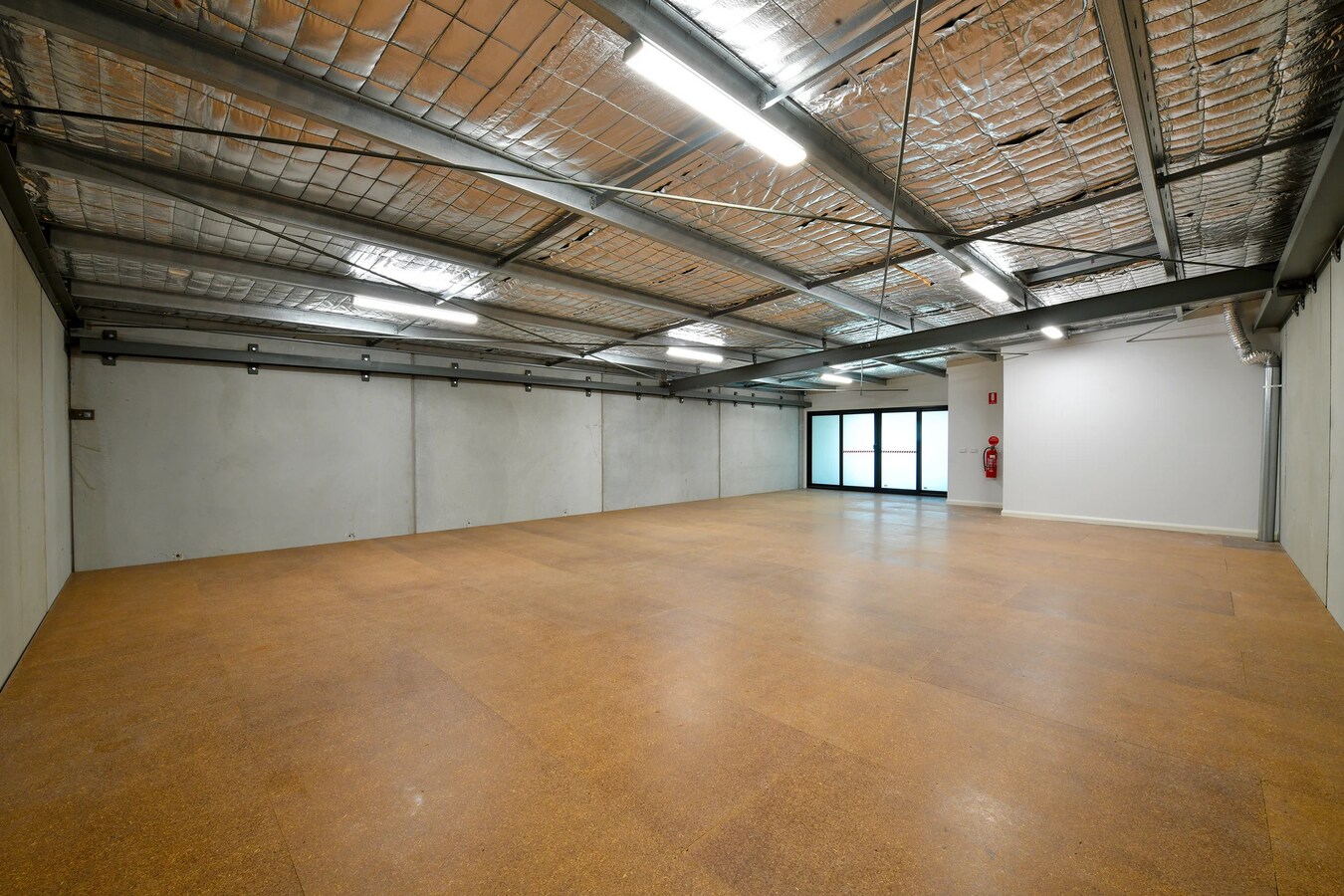 21 Hinkler Rd, Mordialloc, VIC 3195 - Unidad 1 - - Foto del interior - Image 2 of 4