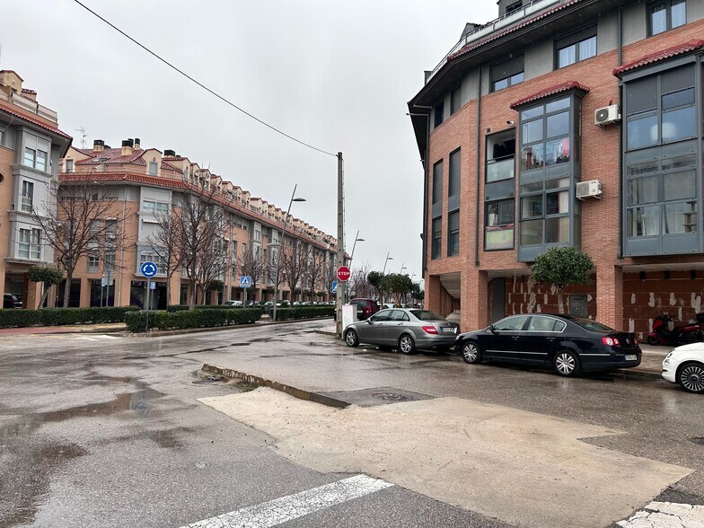 Avenida Principes de Asturias, 20, Alovera, Guadalajara en venta - Foto del edificio - Imagen 3 de 4