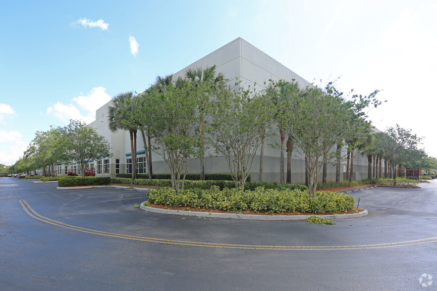 2855 W Corporate Lakes Blvd, Weston, FL en alquiler - Foto principal - Imagen 1 de 6