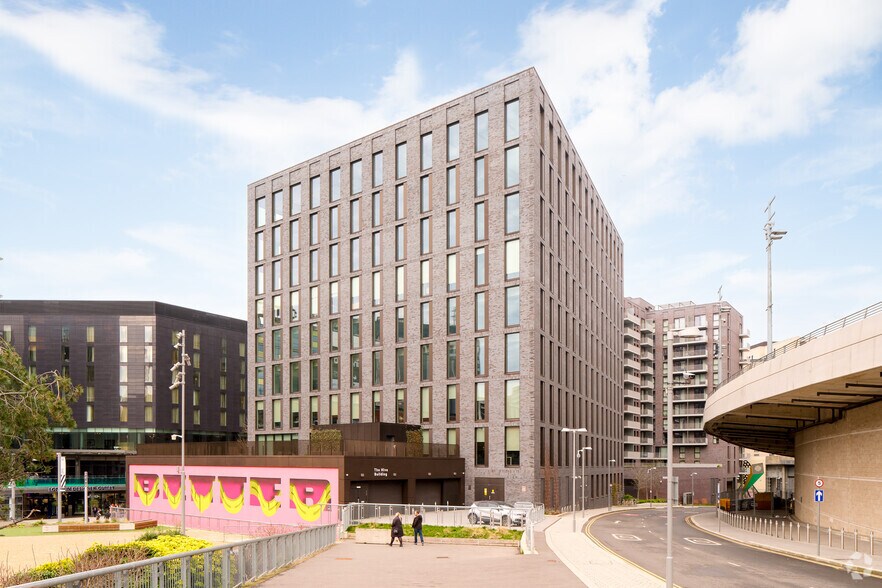 26 Wembley Park Blvd, Wembley en alquiler - Foto del edificio - Imagen 2 de 29