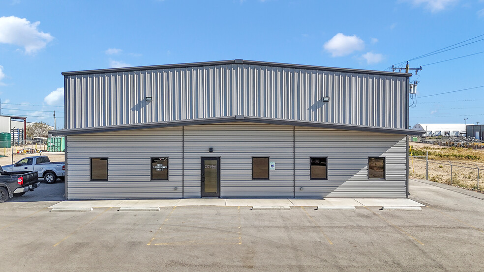 7509 W Industrial Ave, Midland, TX en alquiler - Foto del edificio - Imagen 3 de 22