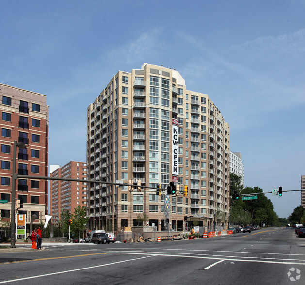 1200 East West Hwy, Silver Spring, MD en alquiler - Foto del edificio - Imagen 3 de 33