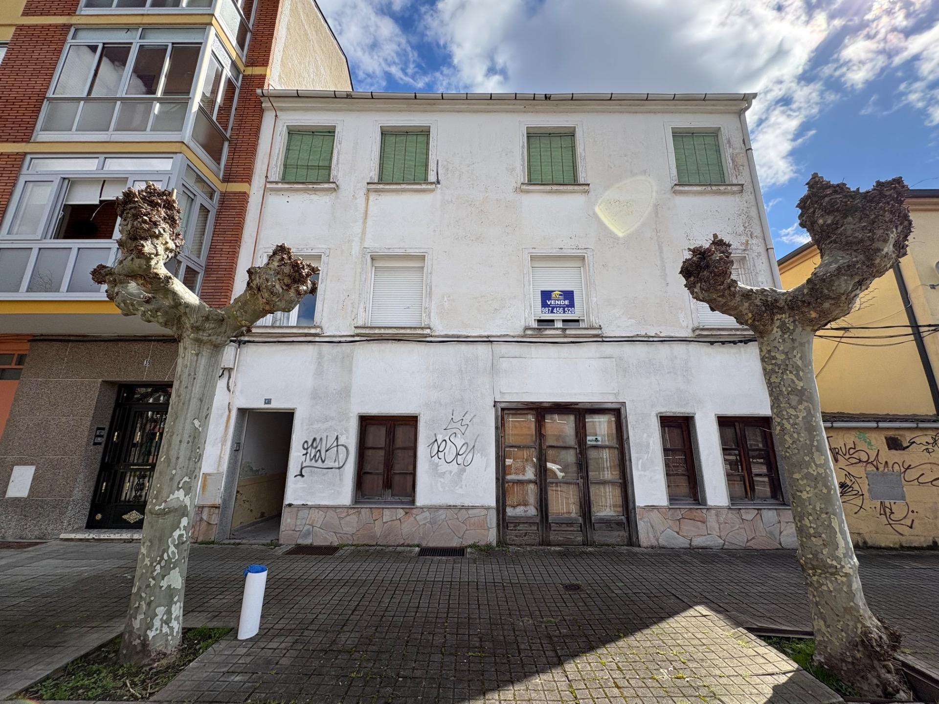en Ponferrada, León en venta Foto del edificio- Imagen 1 de 29