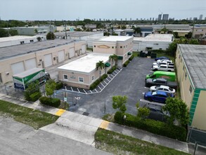 117 Miller Way, West Palm Beach, FL en alquiler Foto del edificio- Imagen 2 de 8