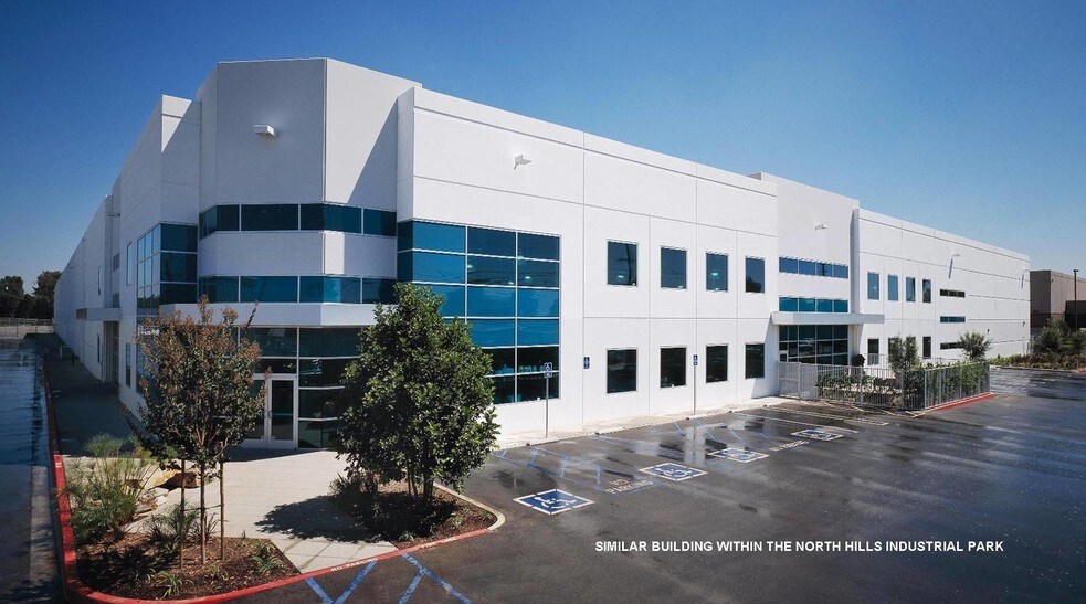 16719 Schoenborn St, North Hills, CA en alquiler - Foto del edificio - Imagen 3 de 18