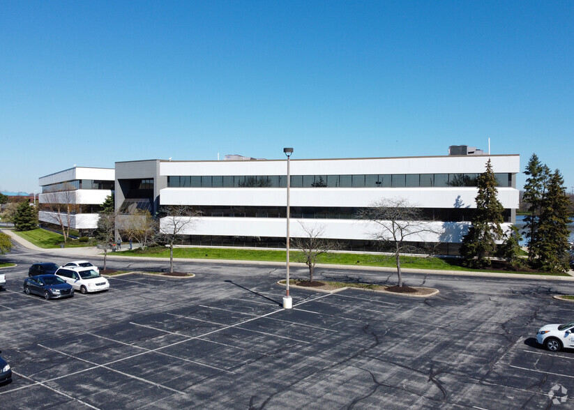 8777 Purdue Rd, Indianapolis, IN en alquiler - Foto del edificio - Imagen 1 de 3