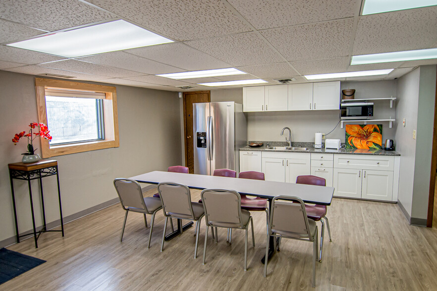 811 E Saint Andrew St, Rapid City, SD en alquiler - Foto del interior - Imagen 2 de 8