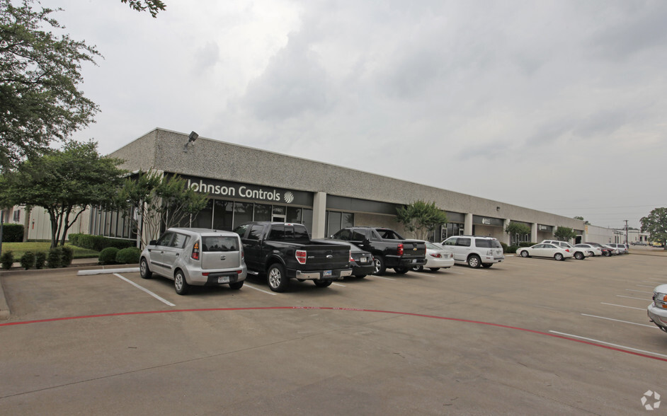 7331-7477 Airport Fwy, Richland Hills, TX en alquiler - Foto principal - Imagen 1 de 8