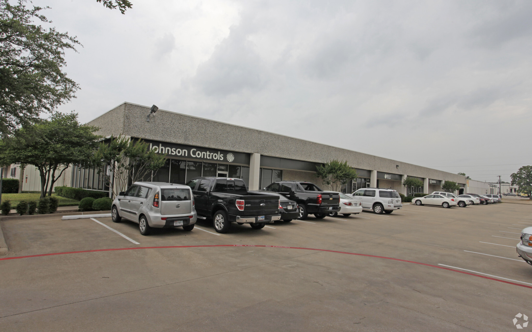 7331-7477 Airport Fwy, Richland Hills, TX en alquiler Foto principal- Imagen 1 de 9