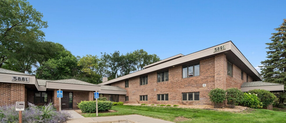 5891 Cedar Lake Rd, Saint Louis Park, MN en alquiler - Foto del edificio - Imagen 1 de 10