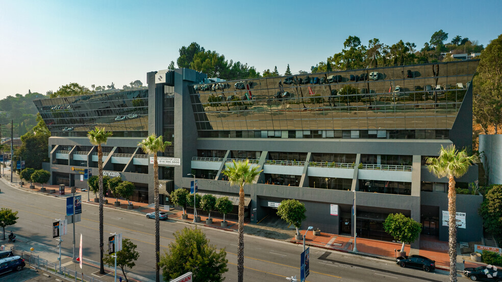 3575 Cahuenga Blvd W, Studio City, CA en alquiler - Foto del edificio - Imagen 1 de 4