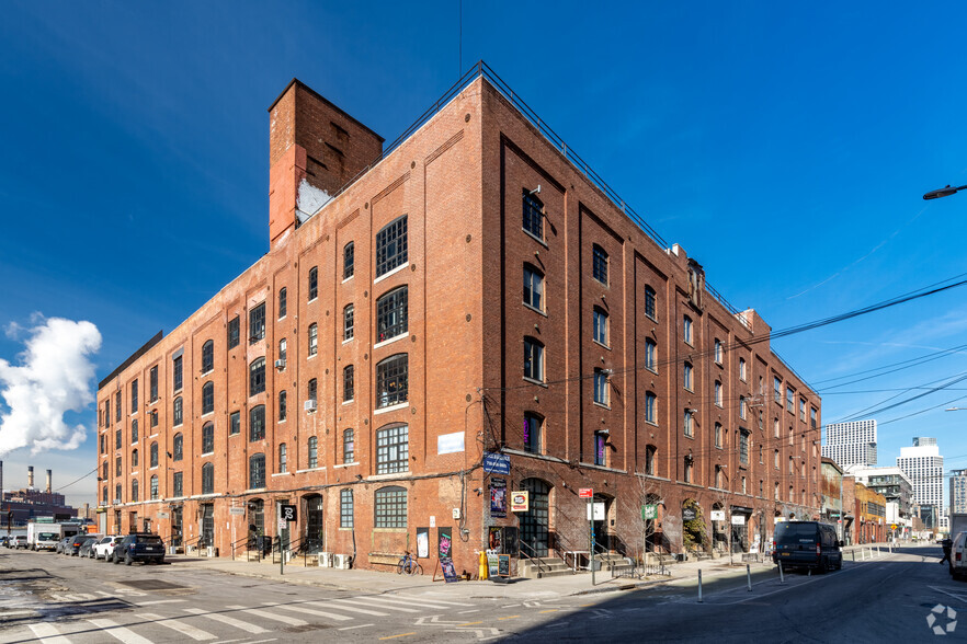 61-67 West St, Brooklyn, NY en alquiler - Foto del edificio - Imagen 1 de 21