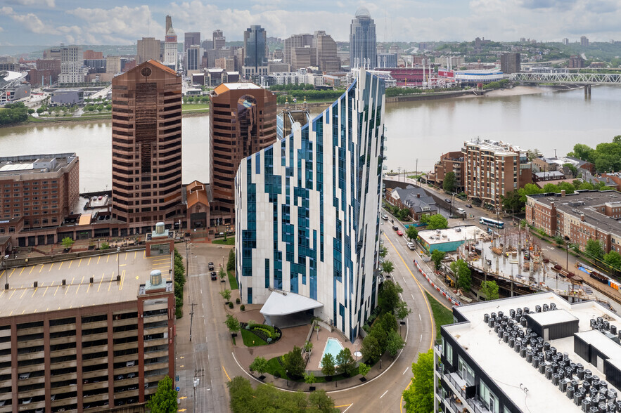 1 Roebling Way, Covington, KY en alquiler - Foto del edificio - Imagen 1 de 5