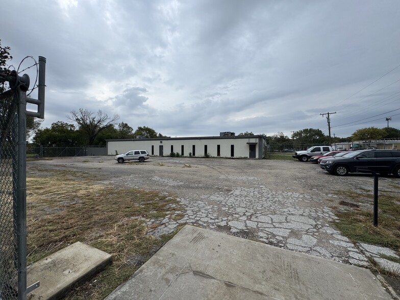 3136 Danieldale Rd, Lancaster, TX en alquiler - Foto del edificio - Imagen 2 de 3