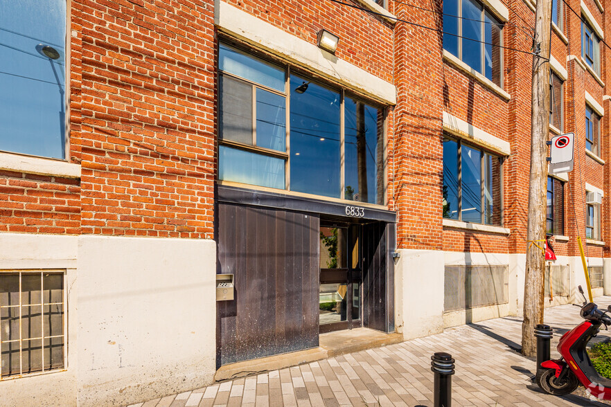 6829-6845 Av de l'Épée, Montréal, QC en alquiler - Foto del edificio - Imagen 3 de 33