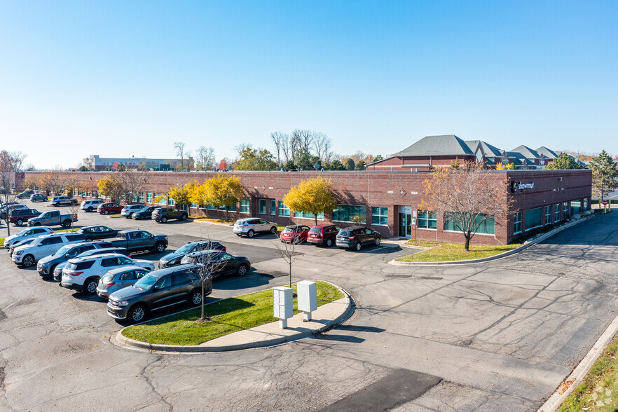 47075-47119 Five Mile Rd, Plymouth, MI en alquiler - Foto del edificio - Imagen 2 de 14