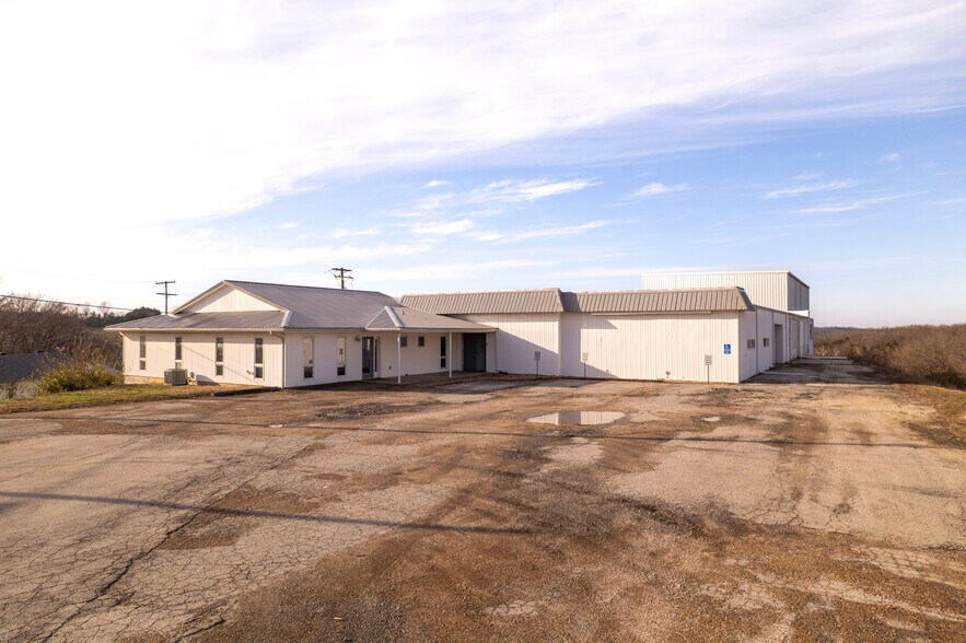 209 W Main St, Linn, MO en venta - Foto del edificio - Imagen 3 de 65