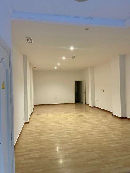 Local en Córdoba, Córdoba en alquiler - Foto del interior - Imagen 2 de 8