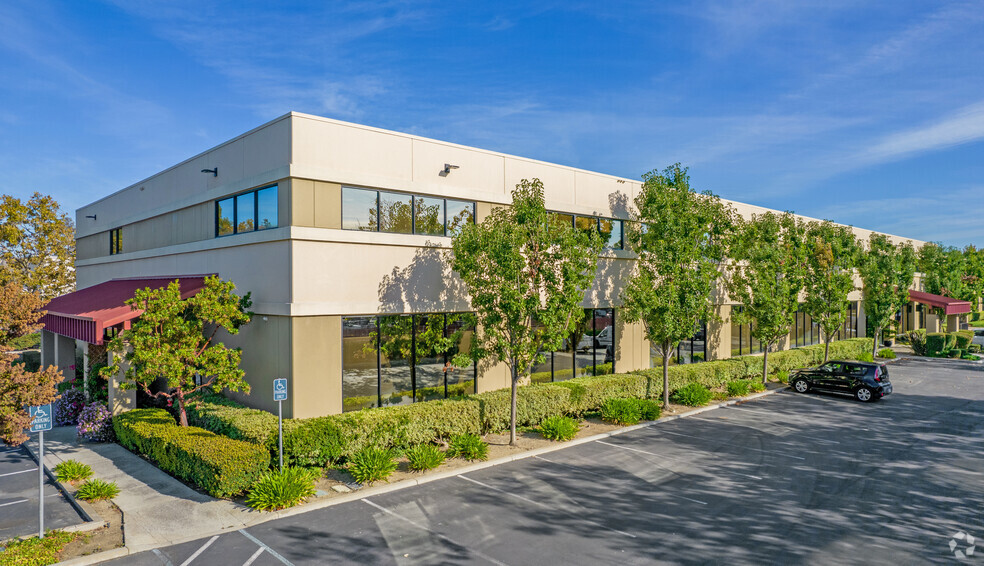 2055 Junction Ave, San Jose, CA en alquiler - Foto del edificio - Imagen 3 de 4