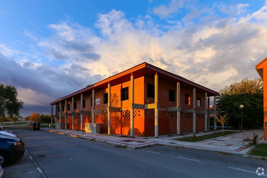 Local en Getafe, Madrid en venta - Foto del edificio - Imagen 2 de 3