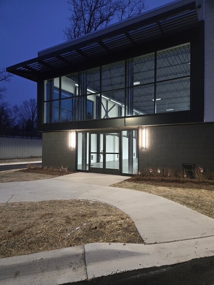 16350 Northville Rd, Plymouth, MI en alquiler - Foto del edificio - Imagen 3 de 10