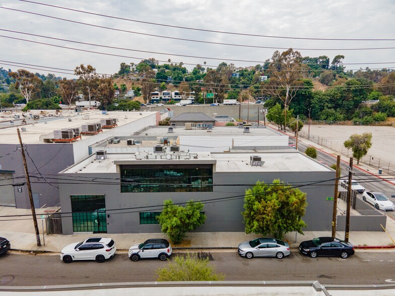 2352 Ripple St, Los Angeles, CA en alquiler - Foto del edificio - Imagen 2 de 23