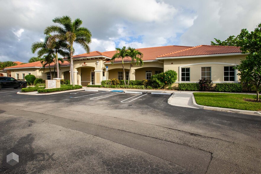 5451 N University Dr, Coral Springs, FL en venta - Foto del edificio - Imagen 1 de 12