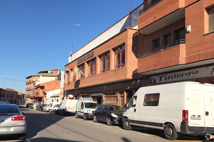 Calle Cruces, 32, Fuensalida, Toledo en venta - Foto del edificio - Imagen 2 de 3