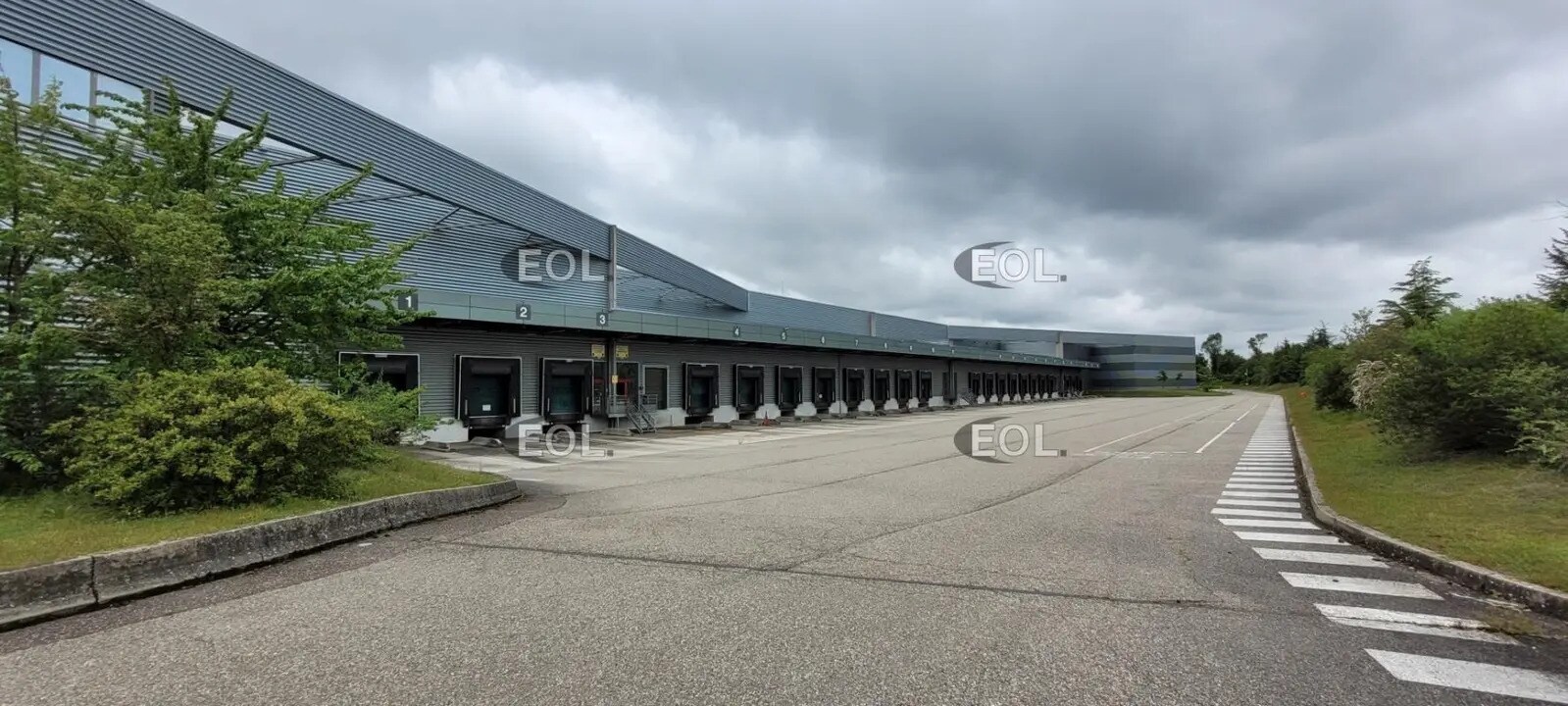 Nave en Saint-Vulbas en alquiler Foto del edificio- Imagen 1 de 8