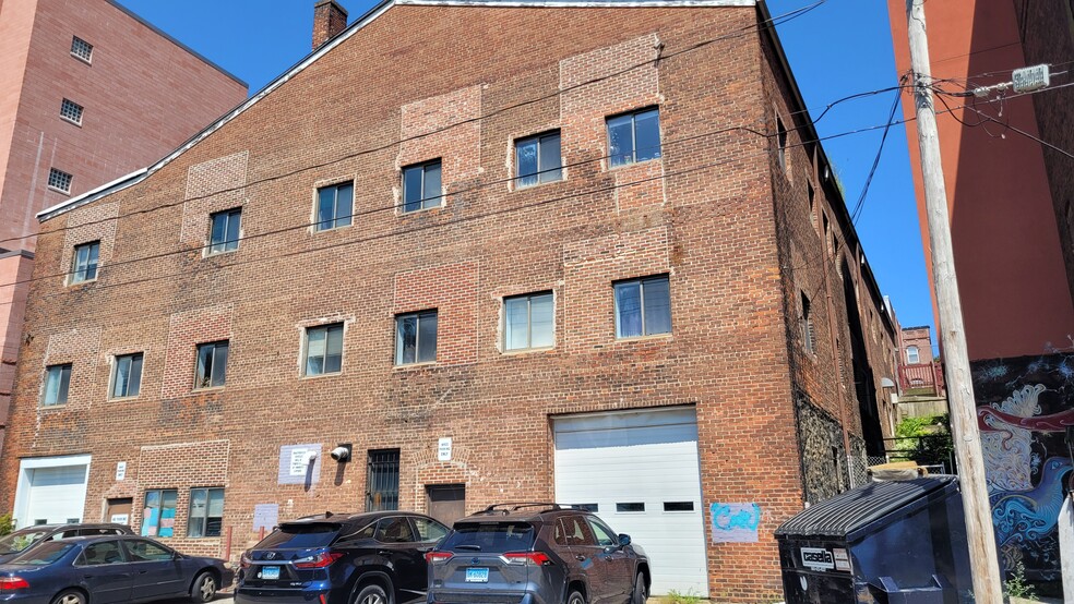 872 Main St, Willimantic, CT en venta - Foto del edificio - Imagen 3 de 4