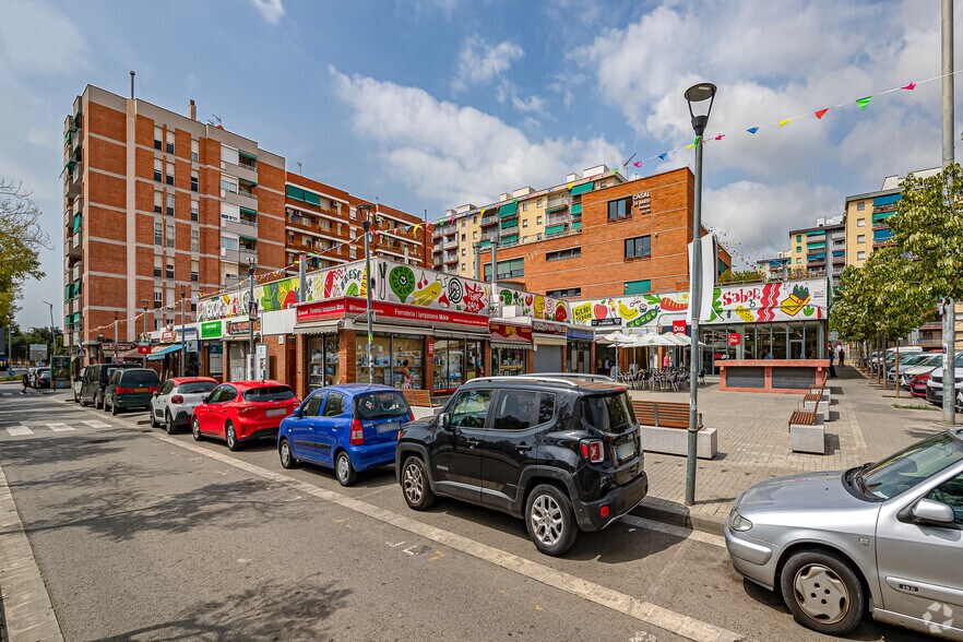 Carrer de Pau Casals, 5, Sant Boi de Llobregat, Barcelona en venta - Foto del edificio - Imagen 3 de 3
