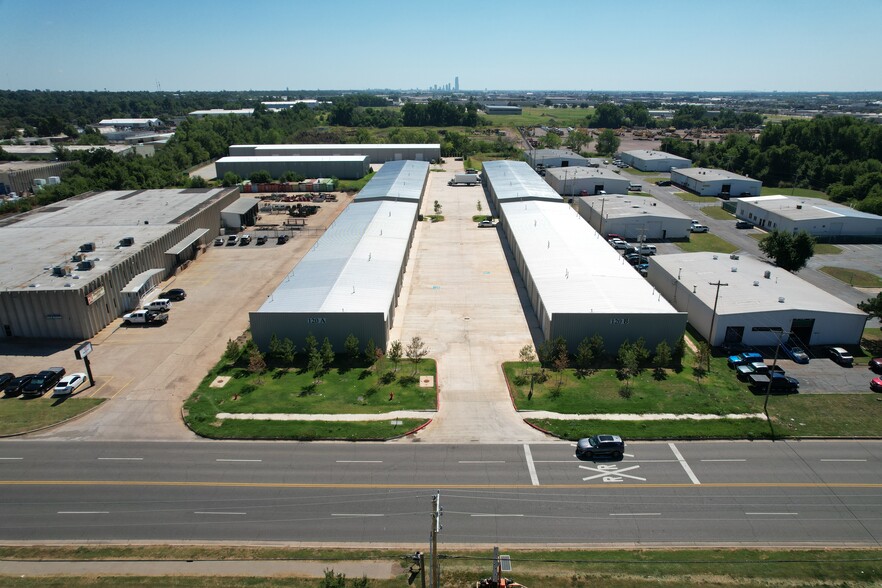 120 N Rockwell Ave, Oklahoma City, OK en alquiler - Foto del edificio - Imagen 1 de 11