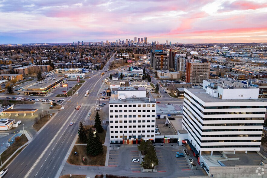 5940 Macleod Trl SW, Calgary, AB en alquiler - Vista aérea - Imagen 3 de 12