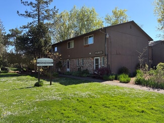 Más detalles de 4484 SE Boardman Ave, Milwaukie, OR - Edificio residencial en venta