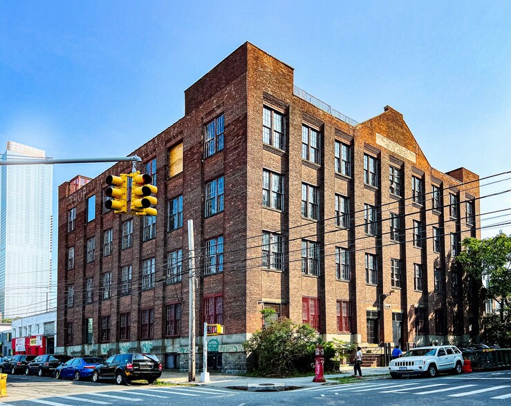 44-01 11th St, Long Island City, NY en alquiler - Foto del edificio - Imagen 1 de 6