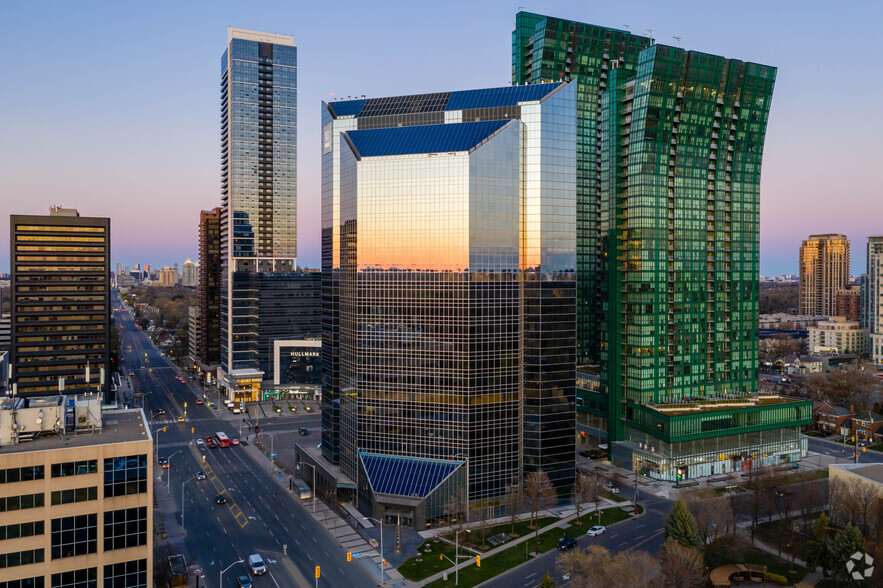 25 Sheppard Ave W, Toronto, ON en alquiler - Foto del edificio - Imagen 3 de 6