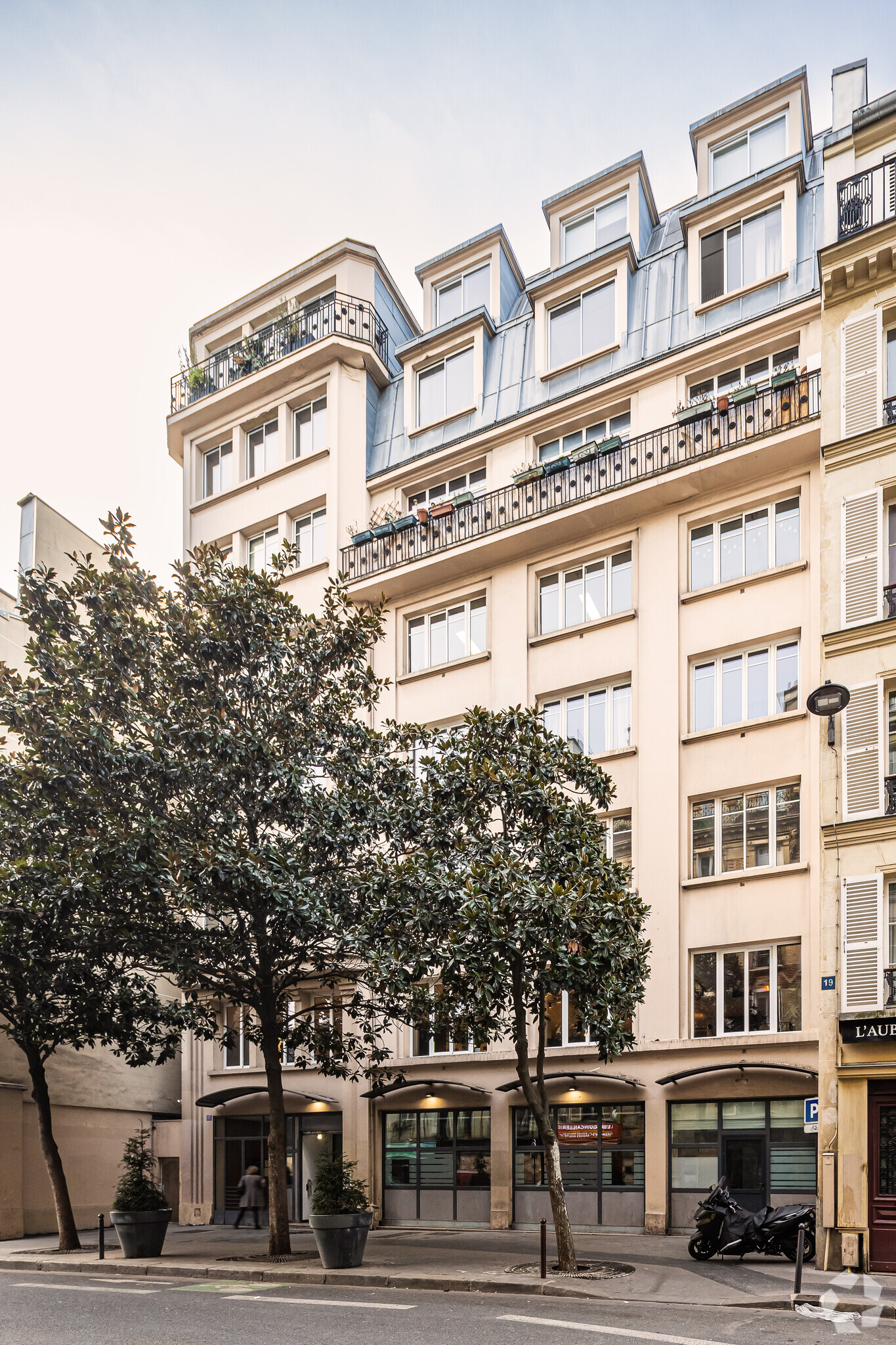 15 Rue De Chabrol, Paris en venta Foto del edificio- Imagen 1 de 6