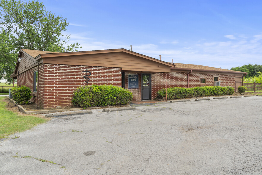 1404 S B St, Henryetta, OK en venta - Foto principal - Imagen 1 de 42