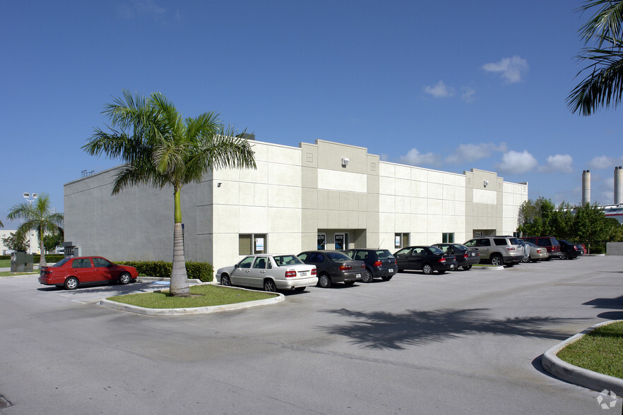 6370-6376 NW 97th Ave, Doral, FL en alquiler - Foto del edificio - Imagen 2 de 10