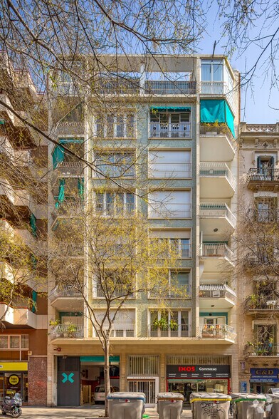 Edificio residencial en Barcelona, Barcelona en venta - Foto del edificio - Imagen 1 de 1