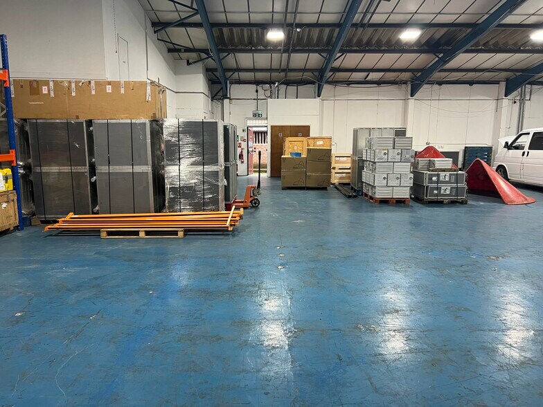 F4 Star Rd, Partridge Green en alquiler - Foto del interior - Imagen 3 de 14