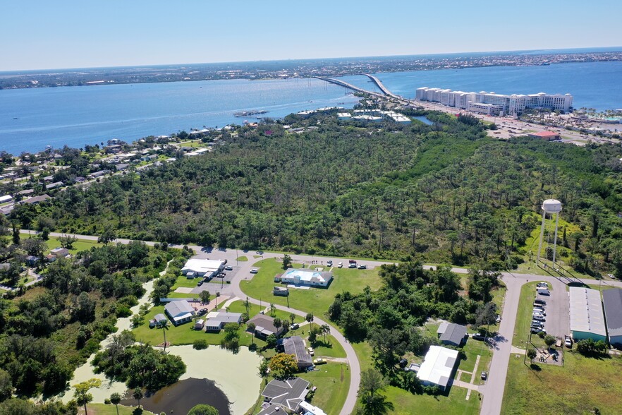 23300 Harper Ave, Port Charlotte, FL en venta - Vista aérea - Imagen 2 de 5