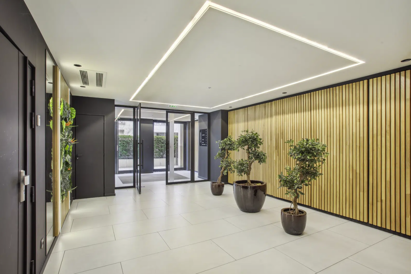 37 Rue Adam Ledoux, Courbevoie, HDS 92400 - Unidad 1 -  - Lobby - Image 1 of 6