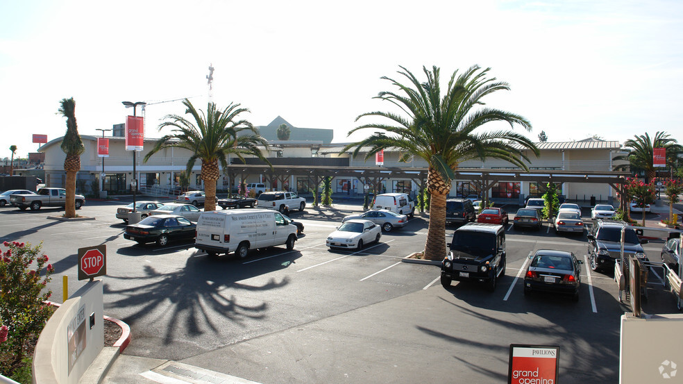 8951 Santa Monica Blvd, West Hollywood, CA en alquiler - Foto del edificio - Imagen 2 de 13