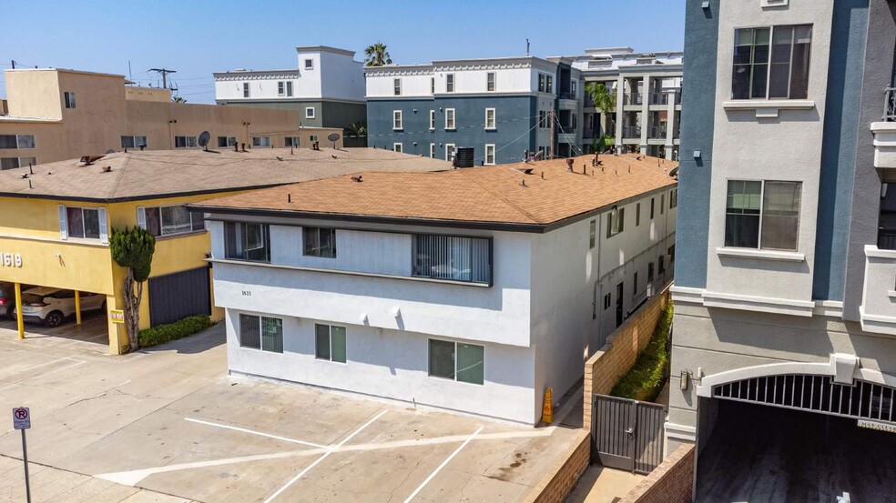 1611 Brockton Ave, Los Angeles, CA en venta - Foto del edificio - Imagen 3 de 29