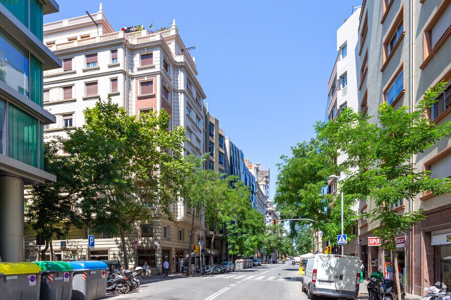 Oficina en Barcelona, Barcelona en venta - Foto del edificio - Imagen 2 de 5