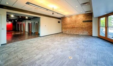 111 W Berry St, Fort Wayne, IN en alquiler Foto del interior- Imagen 2 de 5