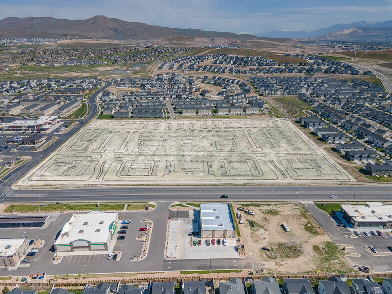 4165 E Pony Express Pkwy, Eagle Mountain, UT en alquiler - Foto del edificio - Imagen 2 de 5