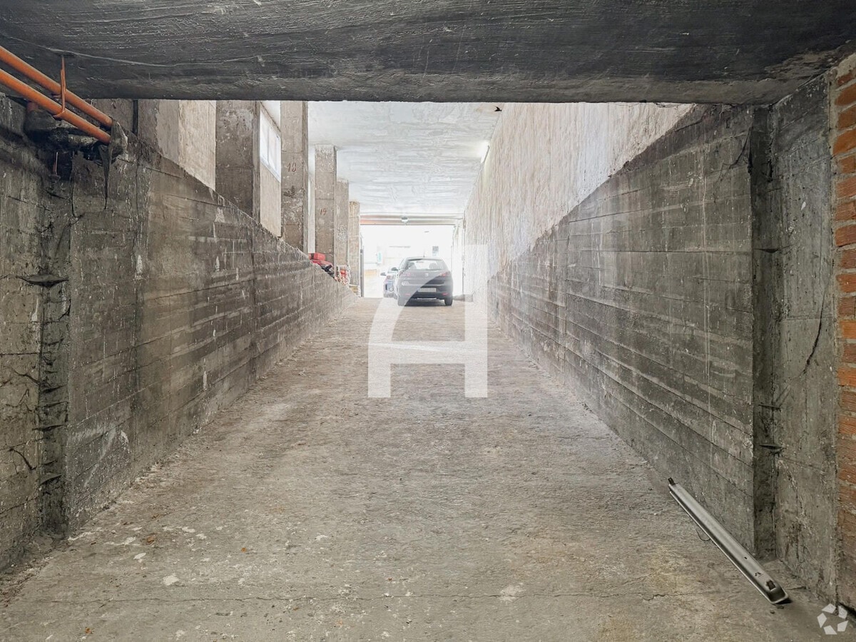 Madrid, MAD 28028 - Unidad Puerta A, Esc. 1 -  - Foto del interior - Image 1 of 16