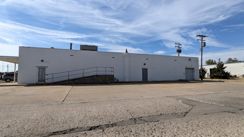 1900 E Pawnee St, Wichita, KS en alquiler - Foto del edificio - Imagen 2 de 3